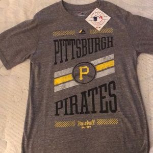 Pittsburgh Pirates T shirt NWT size 10/12